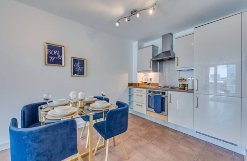 Central Milton Keynes Apartamento | Stunning City Centre Apartment Balcony Free Parking Fast Wifi
