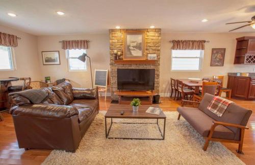 Mount Washington Casa | Stunning City Living Open Floor Plan