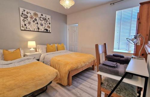 West Thurrock Casa | Stunning, clean, free parking home, ideal long stays