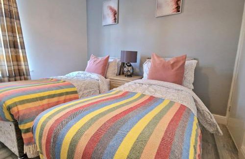 West Thurrock Casa | Stunning, clean, free parking home, ideal long stays