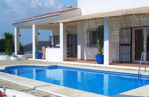 Canillas de Aceituno Villa | Impresionante villa andaluza de estilo contemporáneo con piscina privada