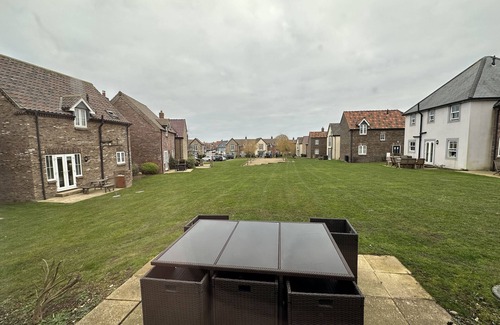 Filey Apartamento | Stunning Coastal Cottage - Sleeping 8 in 4 Bedrooms - Pool and Beach Access Included.