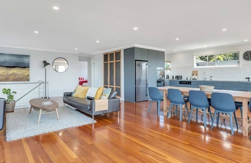 Wombarra Casa | Stunning Coastal Home Views 1 Hour From Sydney
