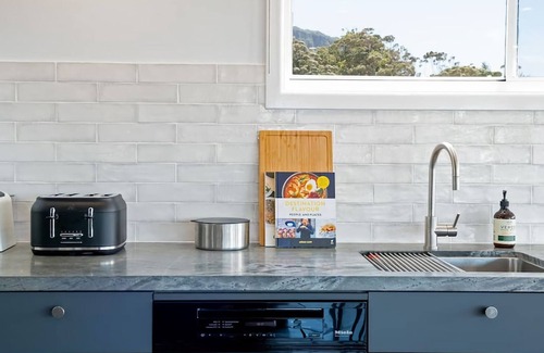 Wombarra Casa | Stunning Coastal Home Views 1 Hour From Sydney