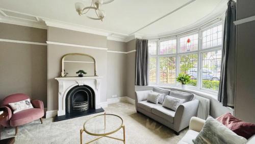 Whitley Bay Casa | Stunning Coastal Retreat Whitley Bay Sleeps 9