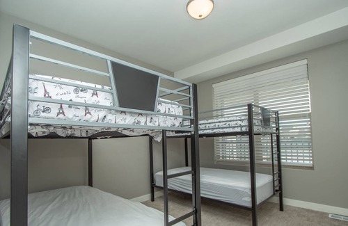 Milford Condominio | Stunning Condo - Overlooking Lake OkobojI
