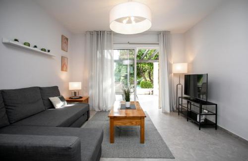 Universal Apartamento | Stunning & Cosy, Direct Pool Access, 2BR, with Private Patio! Serenity Townhouse