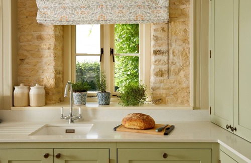 Ampney Crucis Casa | Stunning Cotswold Barns Sleeps 10 Near Bibury Ampneyfield Barns