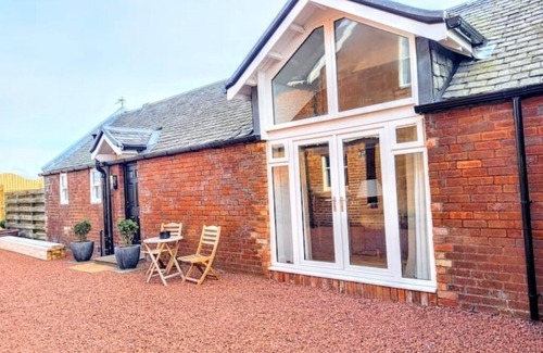 Prestwick Cabaña | Stunning Cottage Self Catering at St Andrew's House Prestwick - Dog friendly!