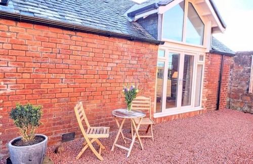 Prestwick Cabaña | Stunning Cottage Self Catering at St Andrew's House Prestwick - Dog friendly!