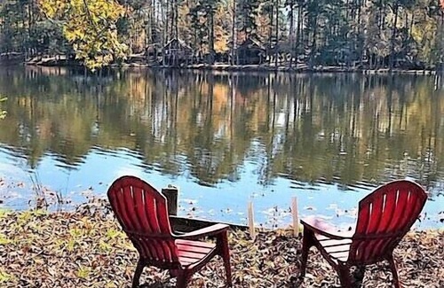 Pine Mountain Chalet De Esquí | Stunning cottage overlooking Lake Innsbruck 5 miles from Wild Animal Safari!