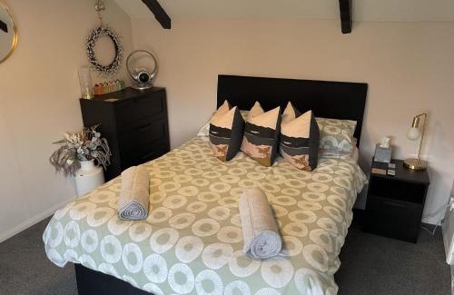 Ingham Casa | Stunning Cottage With A Private Hot Tub And Sauna In Norfolk Ref 99003Ac