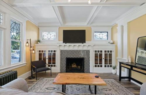 Manito Apartamento | Stunning Craftsman Home in Manito FREE parking