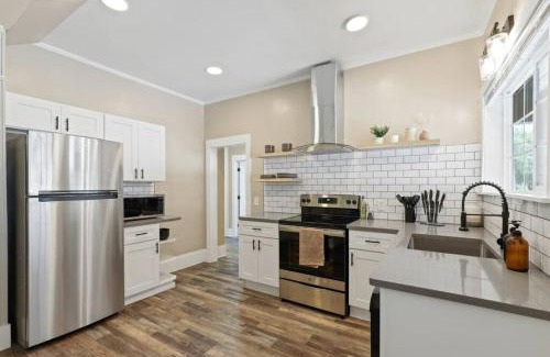Manito Apartamento | Stunning Craftsman Home in Manito FREE parking