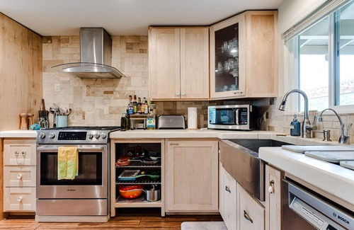 Western Casa | Stunning, Custom Craftsman w Lots of Light - Take it easy at this unique home!