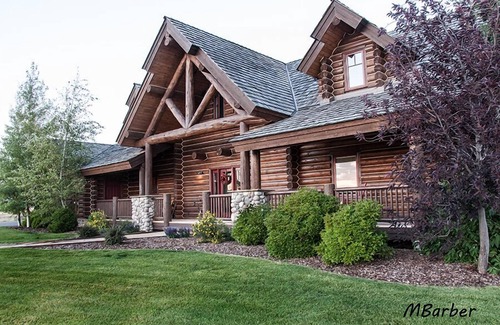 Driggs Cabina | Impresionante inicio de registro personalizado con impresionantes vistas de las montañas Teton, Driggs, ID