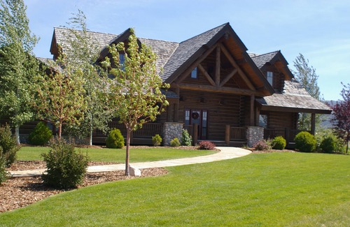 Driggs Cabina | Impresionante inicio de registro personalizado con impresionantes vistas de las montañas Teton, Driggs, ID