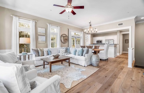 Beach District Condominio | Southside 30A Designer All Suite Condo.