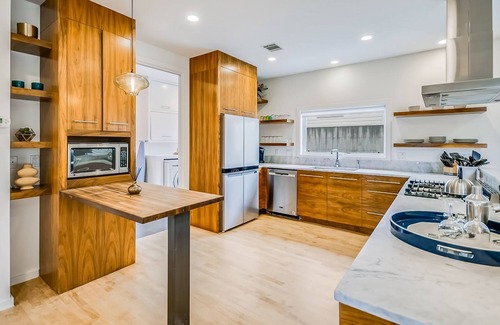 Travis Heights Casa | Stunning dog-friendly house w/private gas grill & deck -steps to South Congress