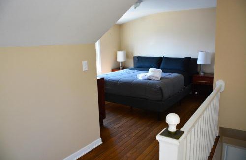 Royal Oak Apartamento | Stunning Downtown Royal Oak Townhouse (909)