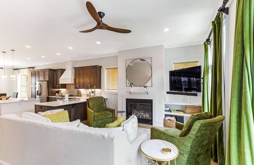 Hitch Village - Fred Wessels Homes Casa | Stunning Eastern Wharf Riverwalk Home w/ Parking by Lucky Savannah