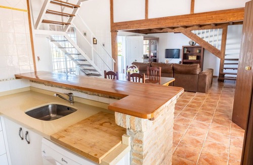 Sanlúcar la Mayor Casa | Preciosa casa de vacaciones privada con A/C, WIFI, piscina privada, TV, patio, mascotas permitida
