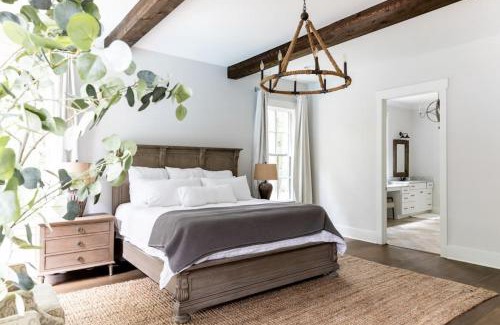 Franklin Casa | Stunning Estate in Leipers Fork with Pool, Hot Tub, Sauna