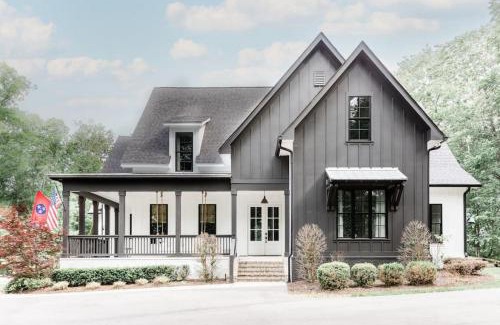 Franklin Casa | Stunning Estate in Leipers Fork with Pool, Hot Tub, Sauna