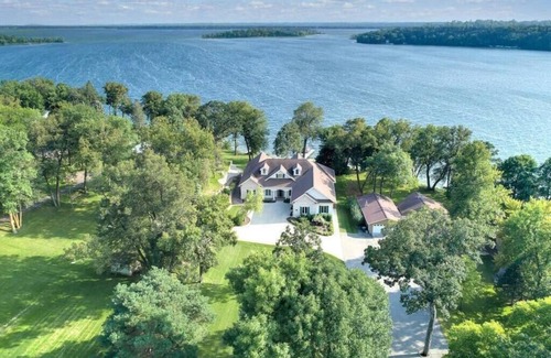 Paynesville Casa | Impresionante cabaña ejecutiva en el lago Koronis