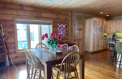 Alexandria Casa | Stunning Family Friendly Lake Home Retreat on Beautiful Lake Darling