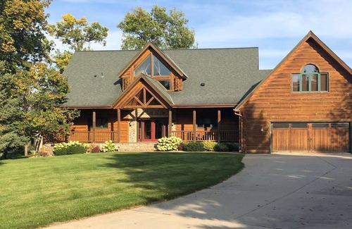 Alexandria Casa | Stunning Family Friendly Lake Home Retreat on Beautiful Lake Darling