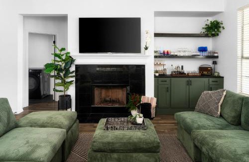 Pflugerville Casa | Stunning Family Home with Pool & Hot Tub - Sleeps 17