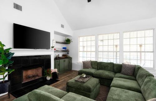 Pflugerville Casa | Stunning Family Home with Pool & Hot Tub - Sleeps 17