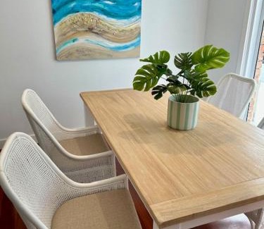 Warriewood Casa | Stunning Family Home with Tropical Garden