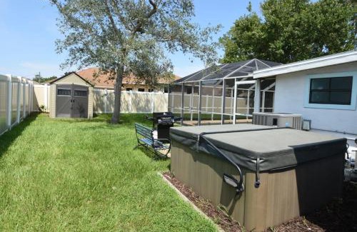 Palm Harbor Casa | Stunning Fenced Home with Heated Pool & Hot Tub