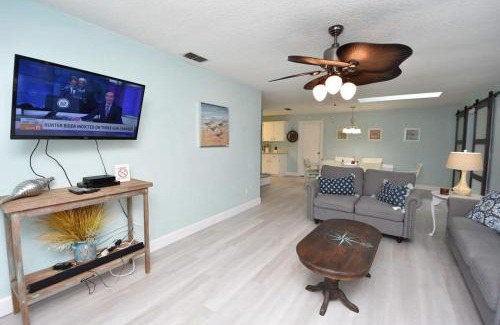 Palm Harbor Casa | Stunning Fenced Home with Heated Pool & Hot Tub
