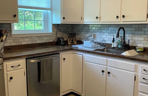 Trumansburg Otro | Stunning Finger Lakes Farmhouse. Conveniently located near Ithaca.