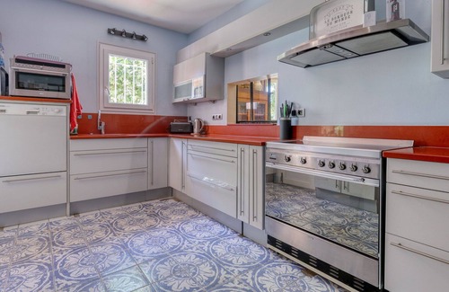 Evenos Casa | Estupenda casa de vacaciones privada para 8 personas con piscina privada, WIFI, A/C, TV y terraza