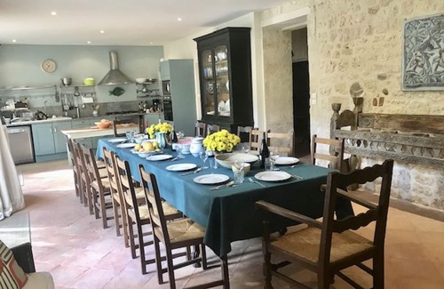 Saint-Savinien Casa | Stunning french townhouse with river frontage and private pool.