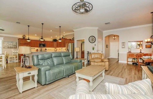 The Villages Casa | Stunning fully furnished 3 bedroom 2 bathroom home -practically brand new!