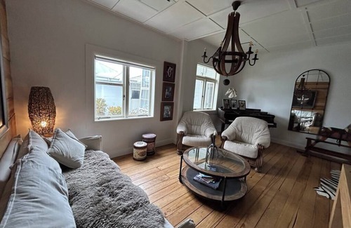 Leamington Casa | Stunning fully renovated Cambridge Villa!