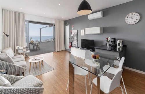 Monte Villa | Stunning Funchal Villa | 3 Bedrooms | Vila da Portada | Panoramic Sea Views | Recently Refurbished