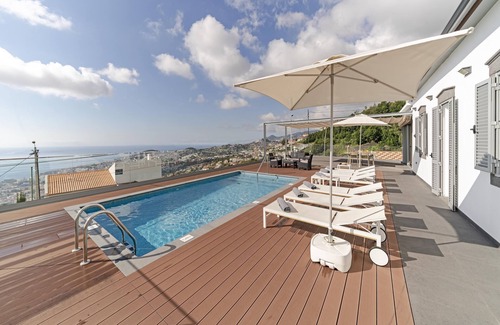 Monte Villa | Stunning Funchal Villa | 3 Bedrooms | Vila da Portada | Panoramic Sea Views | Recently Refurbished