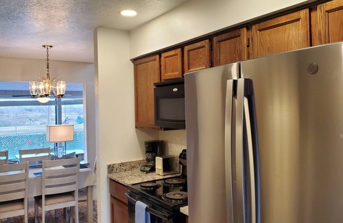 Ladera West Casa | Stunning Golf Course/Sandia Mts/City Lights Views! Putting green, big patio fun!