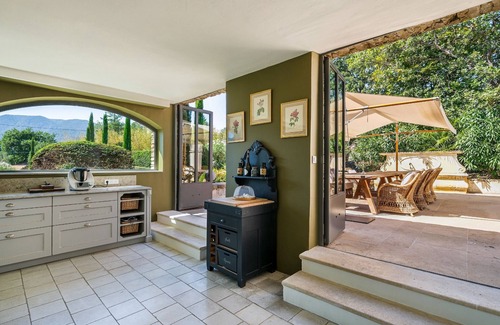 Oppede Casa | Stunning grand house for 16, views of the Luberon, heated pool, air conditioning