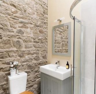 Knockaderry Cross Roads Casa | Stunning Granite Barn Conversion