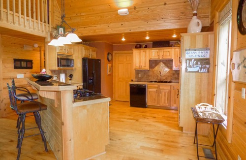 Quitman Casa | Miller Point Lakefront Home w / hermosas vistas del lago Greers Ferry!