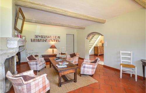 Saint-Quentin-la-Poterie Casa | Stunning Home In Squentin-La-Poterie