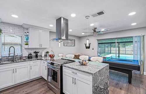 Seffner Community Alliance Casa | Stunning Heated Pool House Close to Tampa & Casino