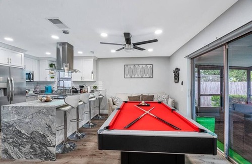 Seffner Community Alliance Casa | Stunning Heated Pool House Close to Tampa & Casino